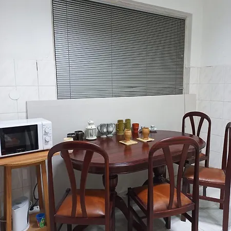 With Sharing Bathroom *
