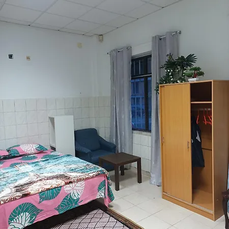 Apartman With Sharing Bathroom Mem Martins